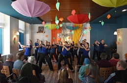 Ваших лет золотые россыпи