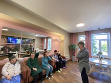 Для здоровья и хорошего настроения: гимнастику сидя могут делать все!