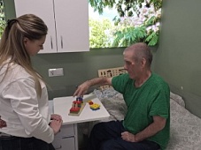 Тренируем мозг и дарим радость: будни с психологом в нашем Доме