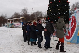 Праздничная программа в парке «Дружба» - «Возьмемся за руки, друзья, чтоб не пропасть поодиночке»