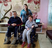 Индивидуальные занятия получателей социальных услуг ГБУСОВО «Владимирский ПНИ» в кружке «Лейся, песня!»