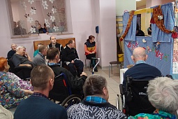 Театральный кружок «Балаганчик», постановка и показ спектакля «Три поросенка» - сказка на новый лад